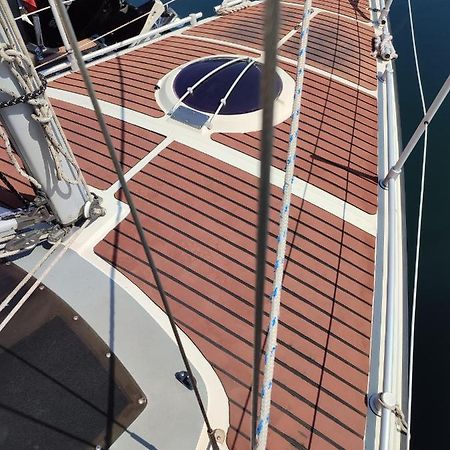 Bateau A Quai St Raphael, 4 Couchages , Voilier Etap 28I Hotell Saint-Raphaël Exteriör bild