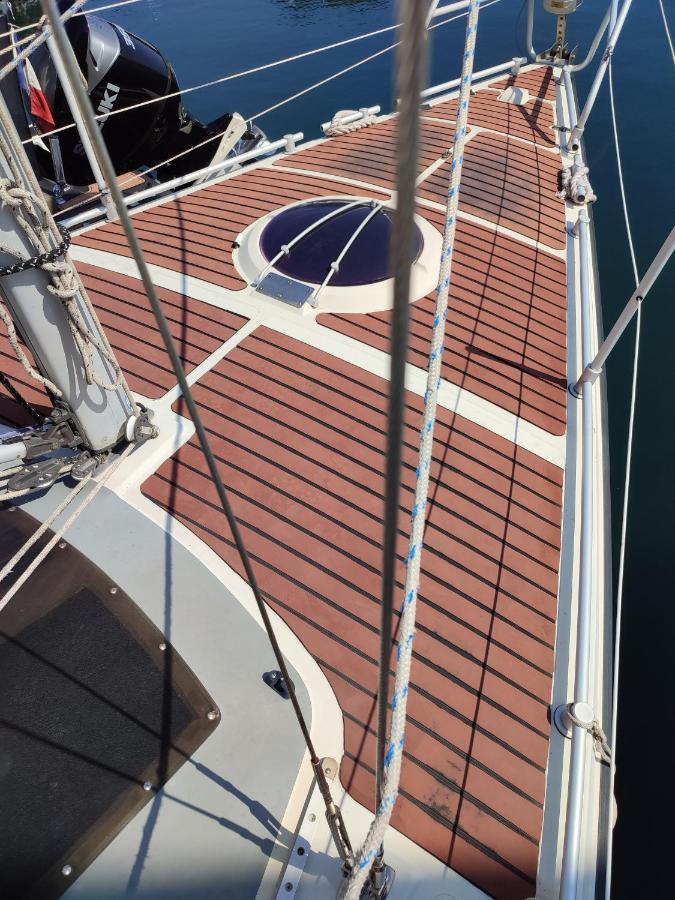 Bateau A Quai St Raphael, 4 Couchages , Voilier Etap 28I Hotell Saint-Raphaël Exteriör bild